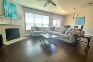 432 Hunt Dr, Lewisville, TX 75067 - Photo 3