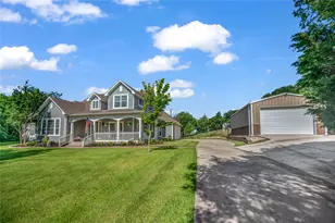 177 Horizon Cir, Azle, TX 76020 - Photo 3