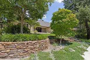 10115 Chesterton Dr, Dallas, TX 75238 - Photo 9