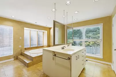 10115 Chesterton Drive, Dallas, TX 75238 - Photo 23