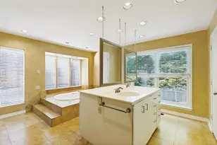 10115 Chesterton Dr, Dallas, TX 75238 - Photo 23