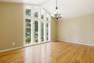 10115 Chesterton Dr, Dallas, TX 75238 - Photo 13