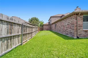 1011 Castroville Dr, Forney, TX 75126 - Photo 37