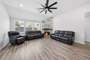 1011 Castroville Dr, Forney, TX 75126 - Photo 17