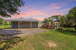 702 Noonday Rd, Chandler, TX 75758 - Photo 1