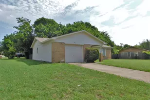 1401 Noble St, Denton, TX 76209 - Photo 3