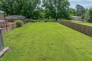 411 Dewitt St, Collinsville, TX 76233 - Photo 29