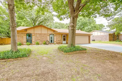 721 NW Wood Street, Burleson, TX 76028 - Photo 3