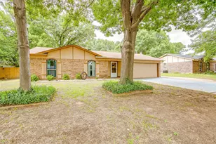 721 NW Wood St, Burleson, TX 76028 - Photo 3