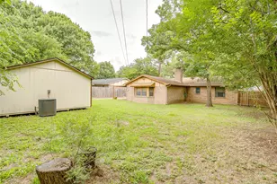 721 NW Wood St, Burleson, TX 76028 - Photo 25