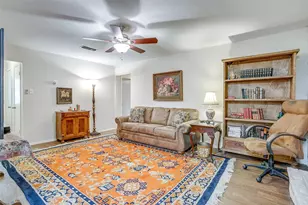 721 NW Wood St, Burleson, TX 76028 - Photo 9