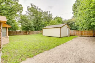 721 NW Wood St, Burleson, TX 76028 - Photo 23