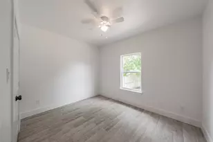 4526 Kolloch Dr, Dallas, TX 75216 - Photo 29