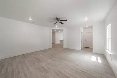 4526 Kolloch Drive, Dallas, TX 75216 - Photo 3