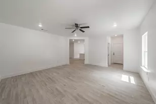 4526 Kolloch Dr, Dallas, TX 75216 - Photo 3