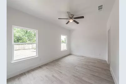 4526 Kolloch Drive, Dallas, TX 75216 - Photo 25