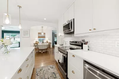 8911 Larchwood Drive, Dallas, TX 75238 - Photo 15