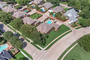 6802 Lochmoor Ln, Garland, TX 75044 - Photo 3
