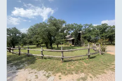 1102 NE 23rd Street, Mineral Wells, TX 76067 - Photo 1