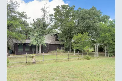 1102 NE 23rd Street, Mineral Wells, TX 76067 - Photo 3