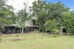 1102 NE 23rd St, Mineral Wells, TX 76067 - Photo 3