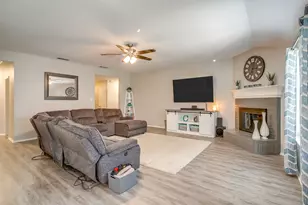 938 Jacobs Crossing Ct, Burleson, TX 76028 - Photo 5