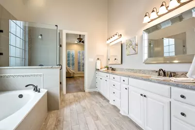 1027 Sir Lancelot Circle, Lewisville, TX 75056 - Photo 23