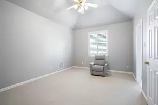 1027 Sir Lancelot Cir, Lewisville, TX 75056 - Photo 35