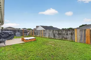 1816 Wickham Dr, Burleson, TX 76028 - Photo 37
