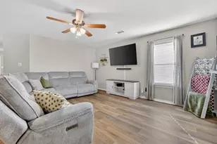 1816 Wickham Dr, Burleson, TX 76028 - Photo 9