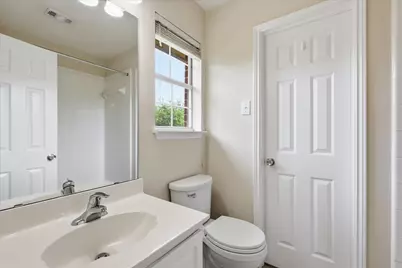 105 Dorsett Drive, Irving, TX 75063 - Photo 33