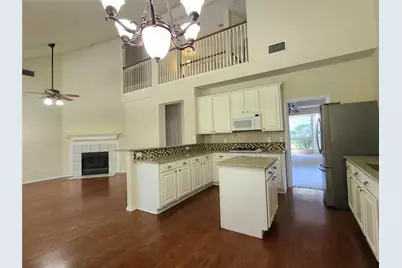 105 Dorsett Drive, Irving, TX 75063 - Photo 9