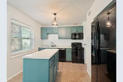 913 W Inwood Drive, Arlington, TX 76013 - Photo 11
