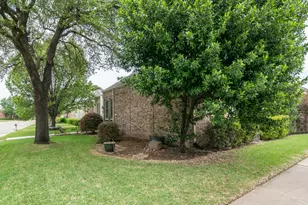 3215 San Sebastian Dr, Carrollton, TX 75006 - Photo 3
