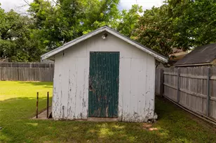 412 W Josephine St, Weatherford, TX 76086 - Photo 35