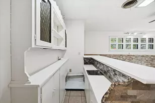 110 W Crockett St, Wolfe City, TX 75496 - Photo 13
