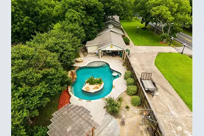 110 W Crockett Street, Wolfe City, TX 75496 - Photo 1