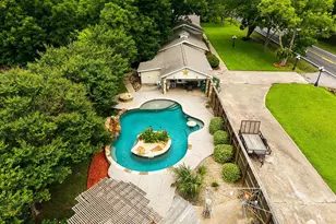 110 W Crockett St, Wolfe City, TX 75496 - Photo 1