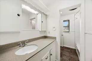 110 W Crockett St, Wolfe City, TX 75496 - Photo 19