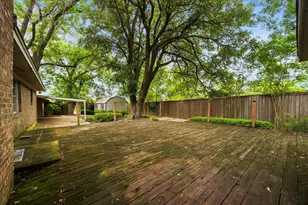 110 W Crockett St, Wolfe City, TX 75496 - Photo 23