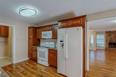 1912 N Irving Heights Drive, Irving, TX 75061 - Photo 15