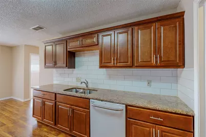 1912 N Irving Heights Drive, Irving, TX 75061 - Photo 17