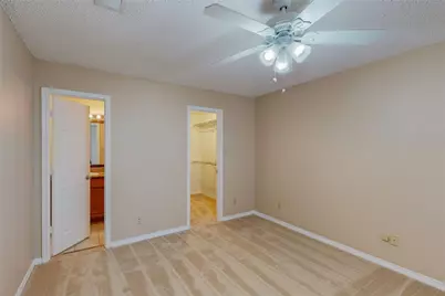 1912 N Irving Heights Drive, Irving, TX 75061 - Photo 35