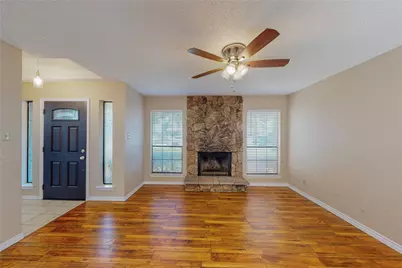 1912 N Irving Heights Drive, Irving, TX 75061 - Photo 7