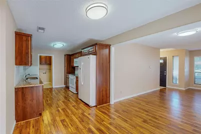 1912 N Irving Heights Drive, Irving, TX 75061 - Photo 13
