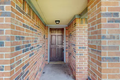 1904 N Irving Heights Drive, Irving, TX 75061 - Photo 3