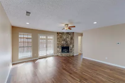 1904 N Irving Heights Drive, Irving, TX 75061 - Photo 9