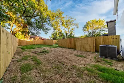 814 Lambert Street, Dallas, TX 75203 - Photo 37