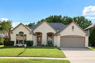 4527 Wescott Dr, Grand Prairie, TX 75052 - Photo 1