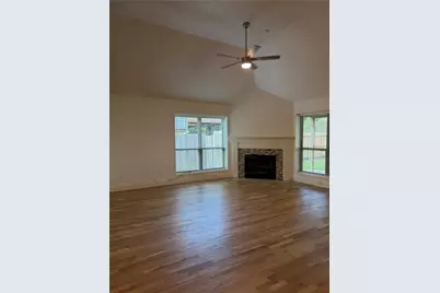 4527 Wescott Drive, Grand Prairie, TX 75052 - Photo 9